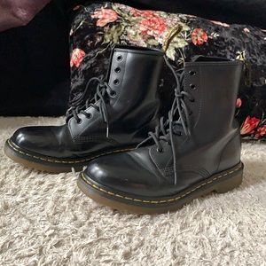 Dr. Martens 1460 Original 8-Eye Leather Boot US 9